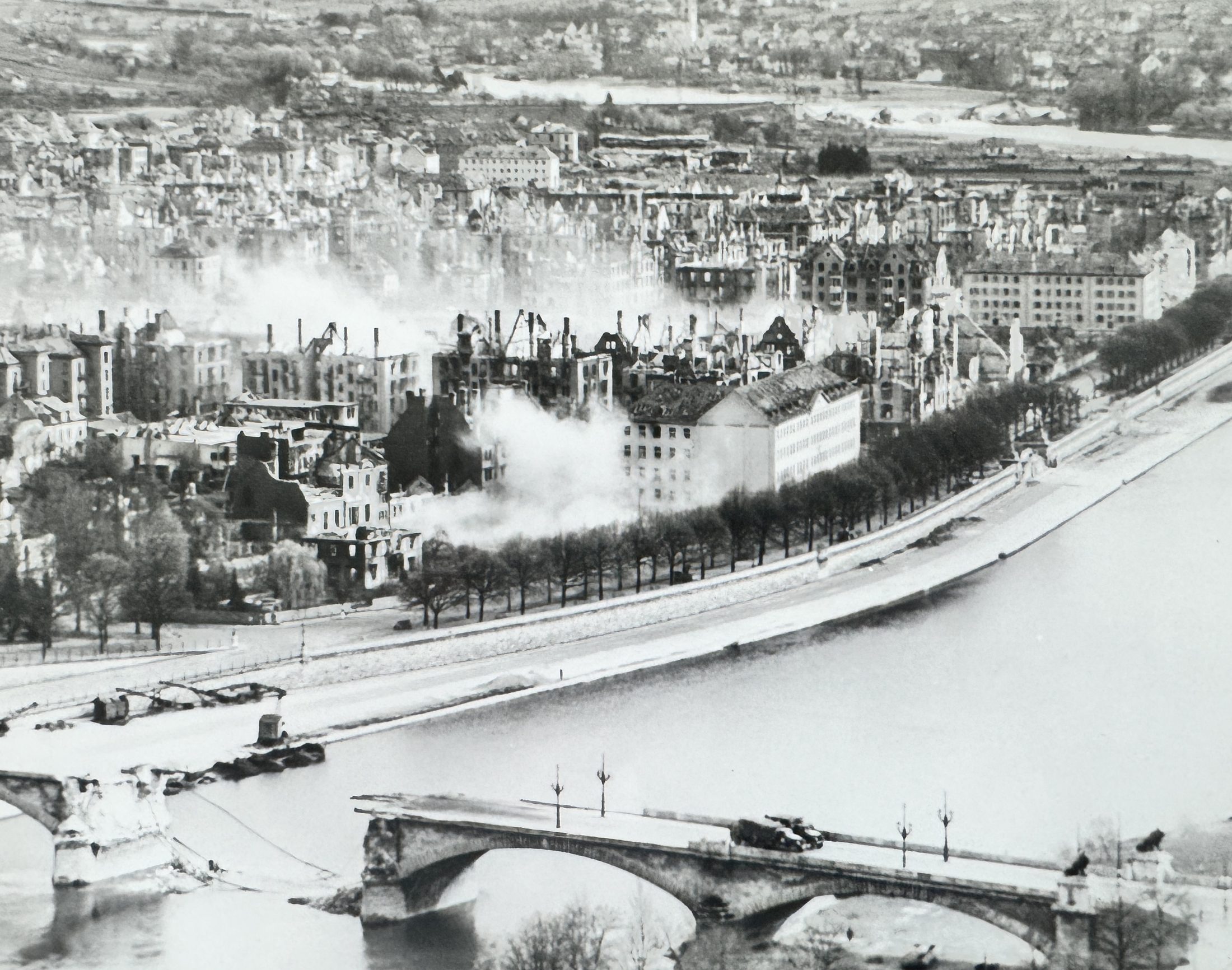 W&uuml;rzburg in ruins from the air after the street fighting of 1945